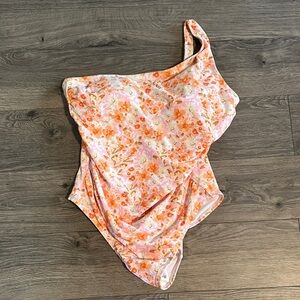 Kona Sol women’s one shoulder swim suit size 16W